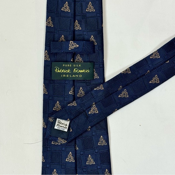 Patrick Francis Men’s Trinity Knot Navy Blue Jacquard 100% Silk Tie EUC - Picture 2 of 4